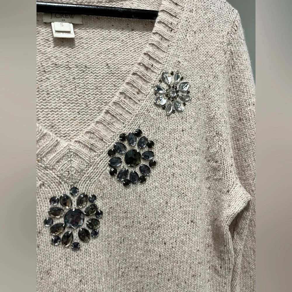 Vintage Jewel Embellished J. Crew Oatmeal Wool Blend V-neck sweater size Small